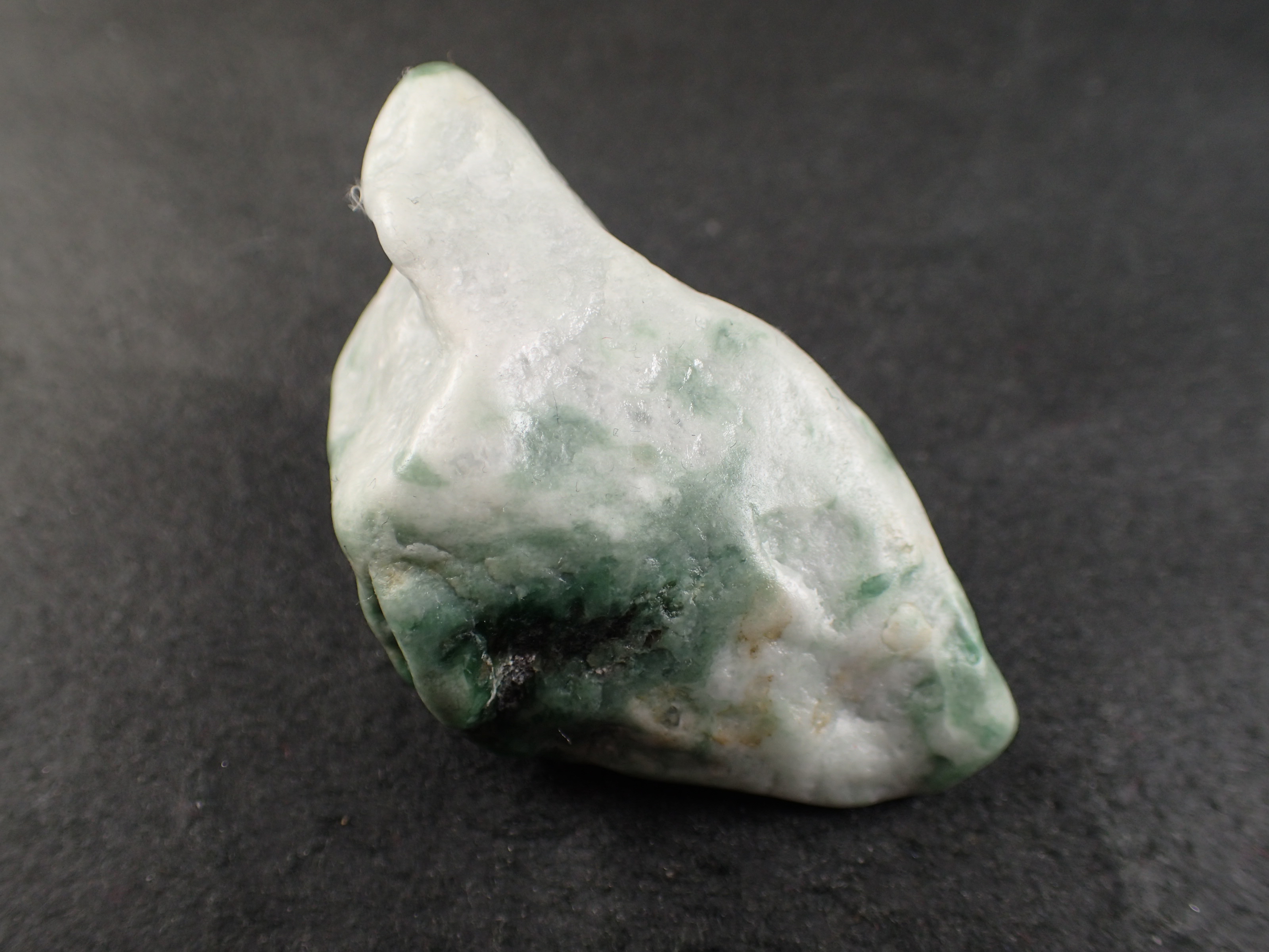 最高品質糸魚川翡翠(Jadeite from Niigata) 新潟県糸魚川市 産 ｜石の