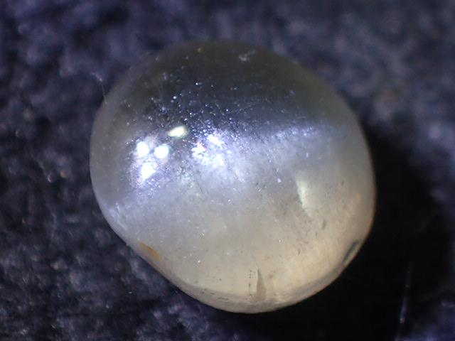 天然ジルコンキャッツアイ カボションカット ライトオリーブグリーン