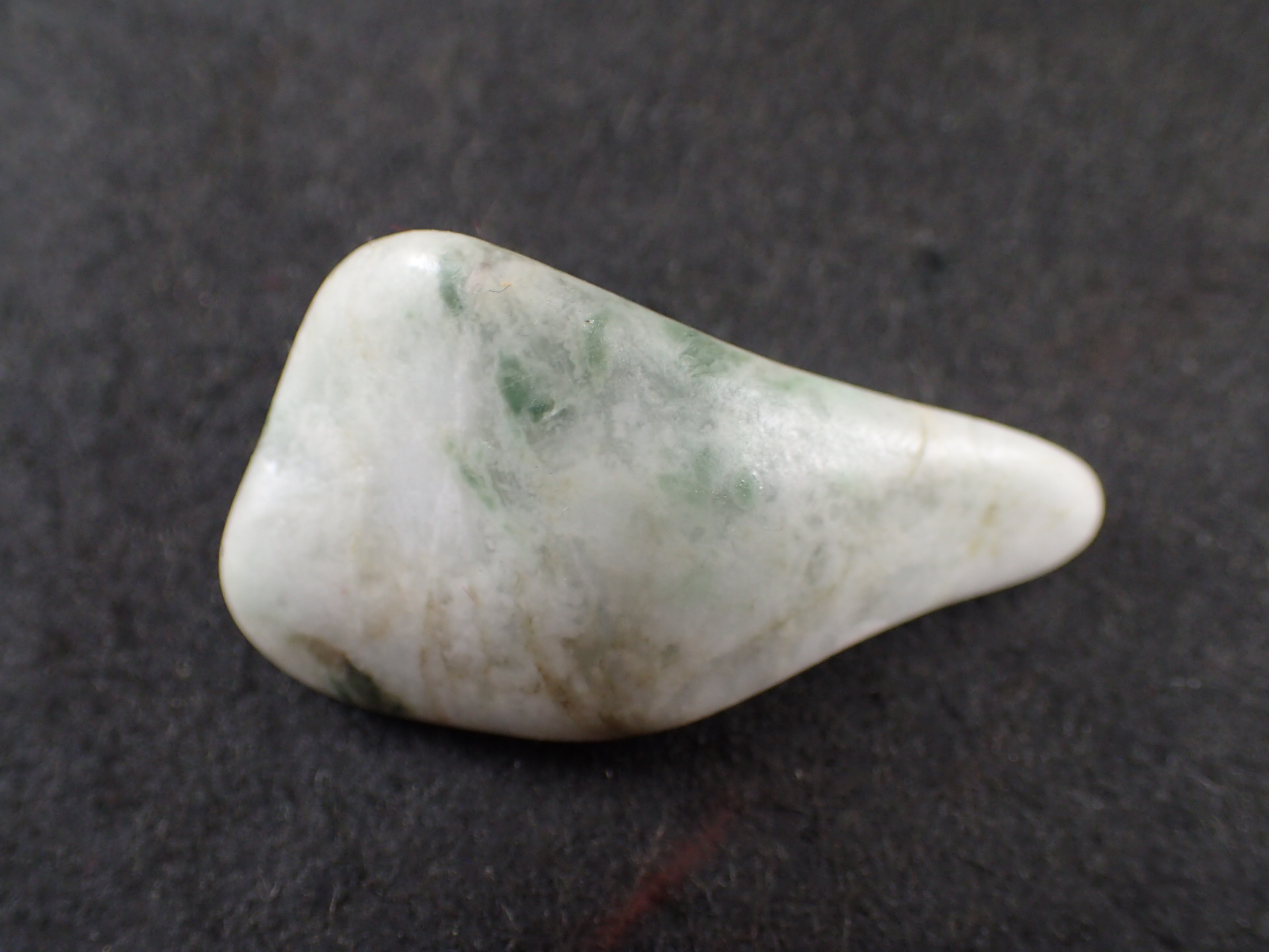 糸魚川翡翠 ｜石の販売専門店【vec stone club】