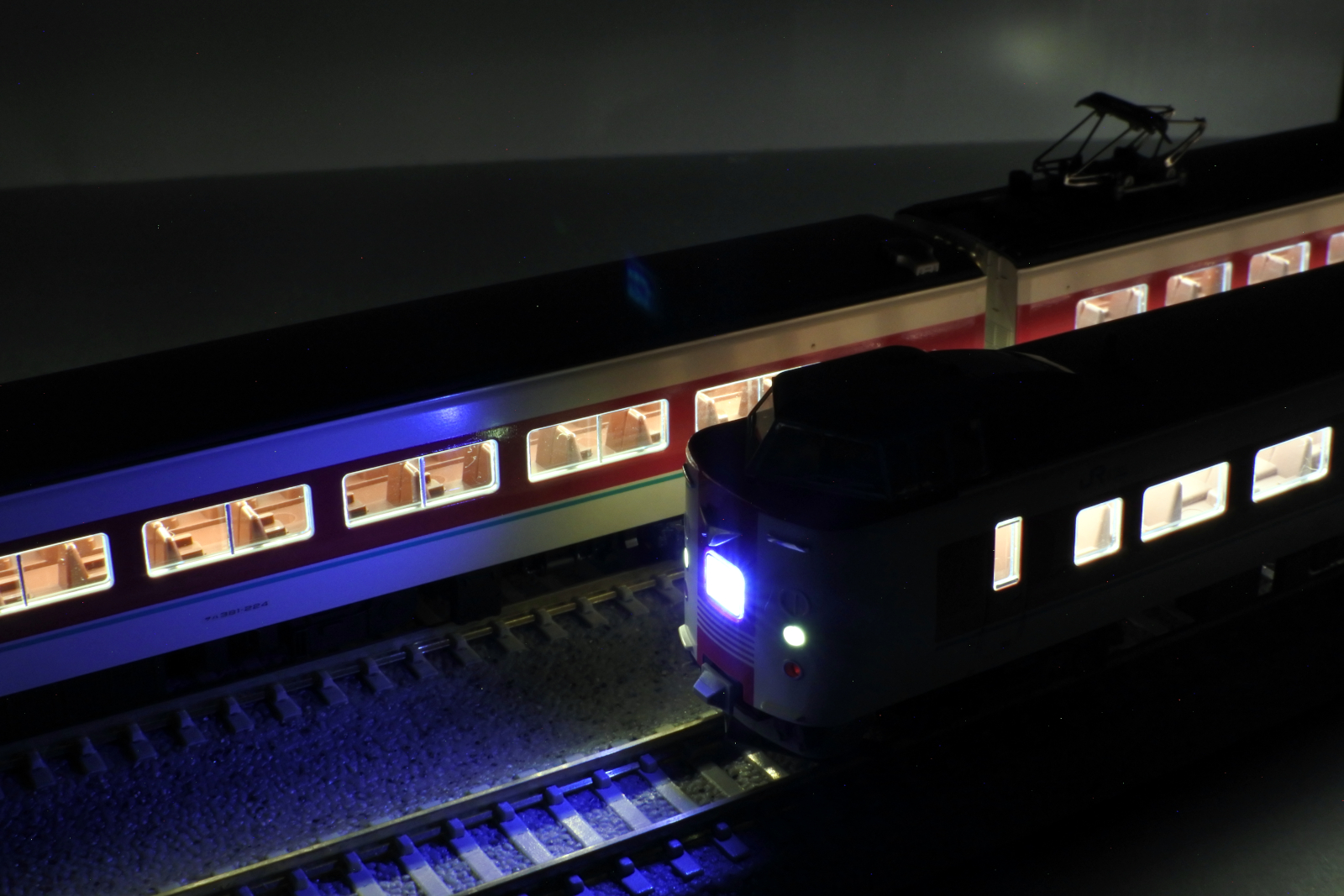 室内灯を取り付けよう。KATOの室内灯の取り付け方を解説！