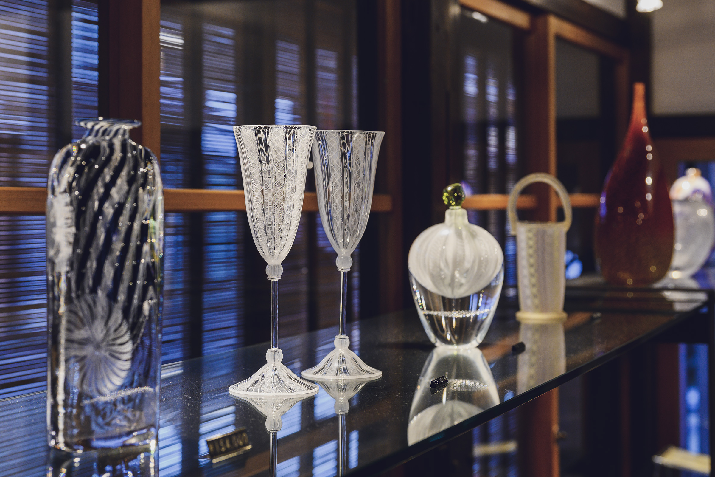 マロン富山ガラス作家安田泰三作 花器 「さざなみ」 共箱 M R5860B