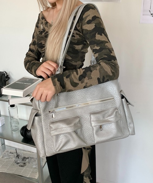 lilful ショルダーバッグ バッグ 「A4収納可能！」マルチポケット