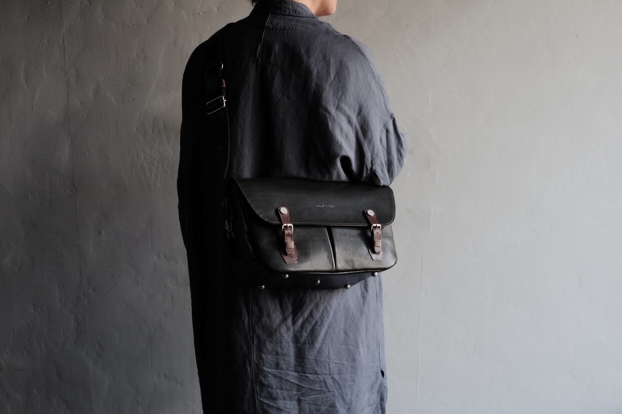 kisou 卉奏 acru レザー カメラバッグ 仕切2枚付 日々と謳う」限定ボノ