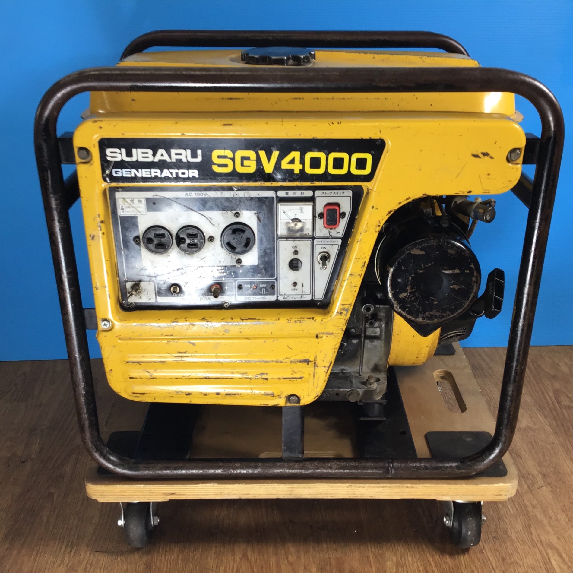 ジャンク品 スバル 防音型インバーター発電機 SGi28