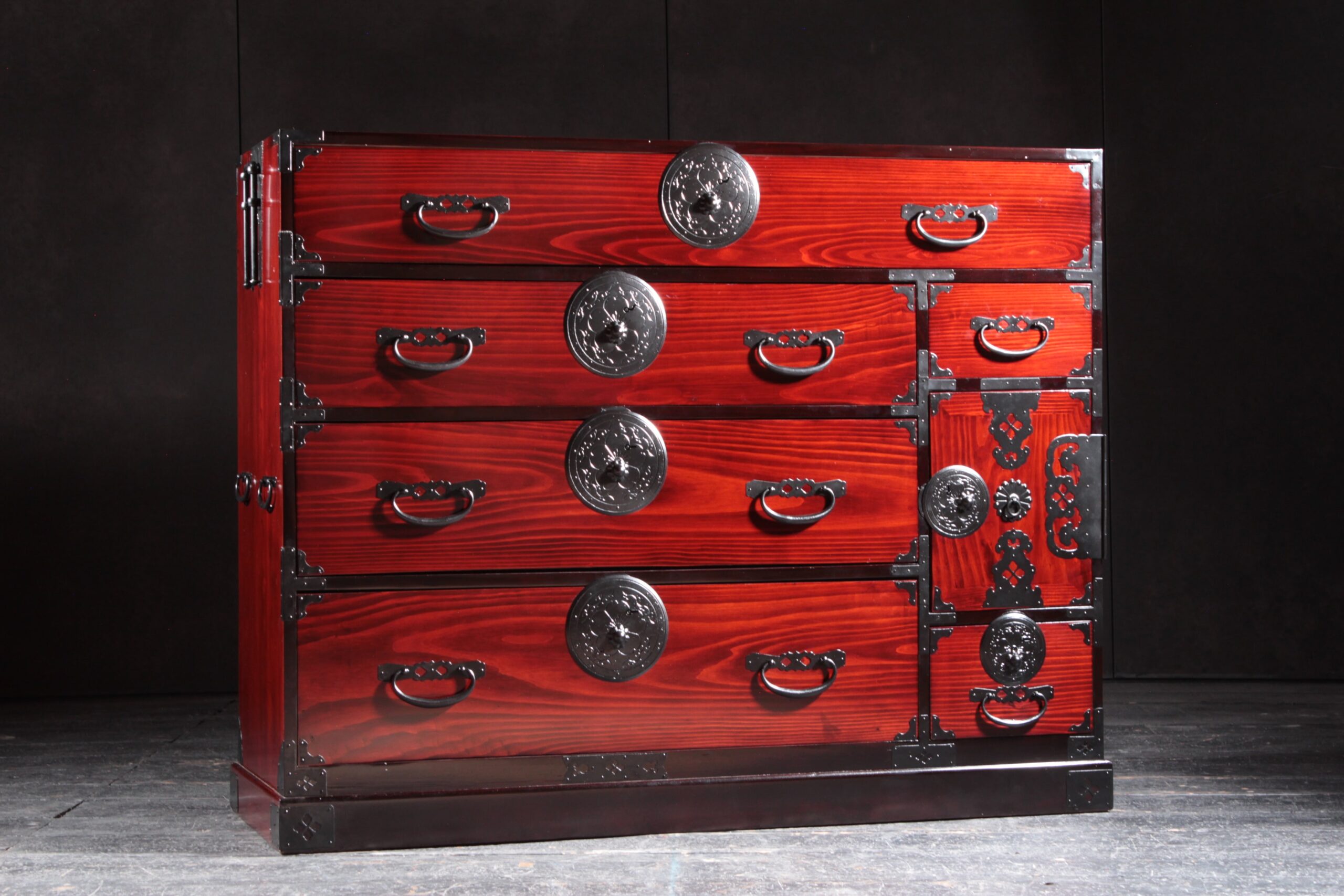 杉の山形箪笥 | 赤富士竜市