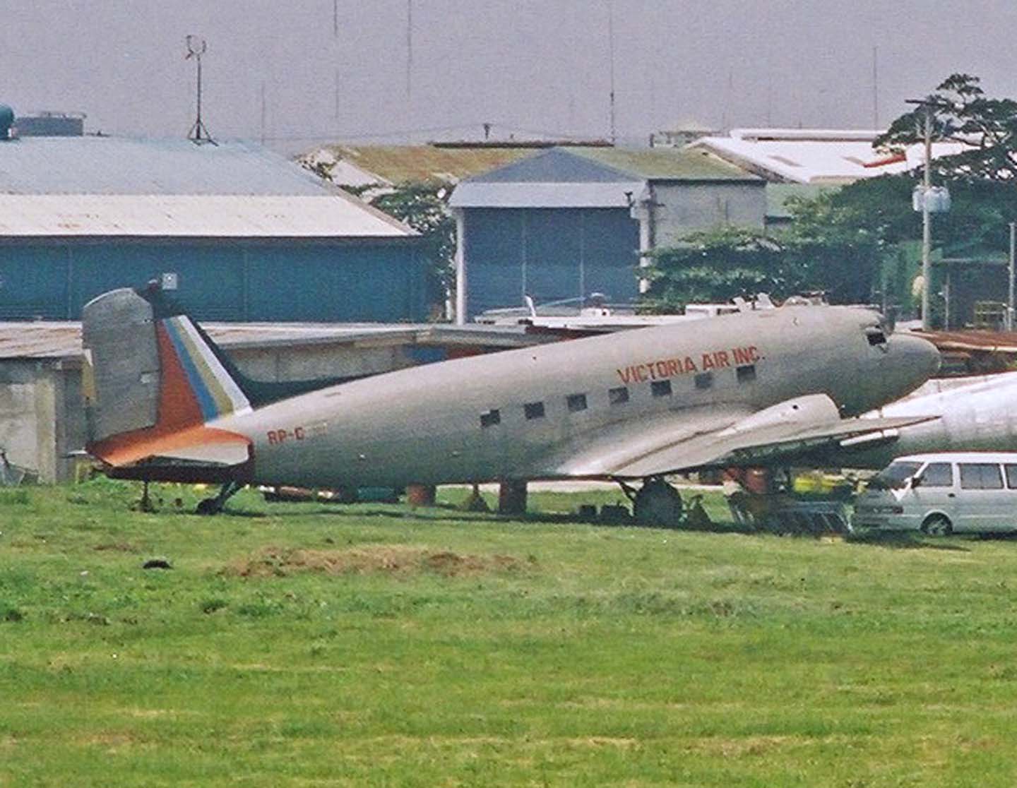 77歳の飛行機「ダグラス DC-3」神戸や大阪の空を飛ぶ 撮影・編集・報告