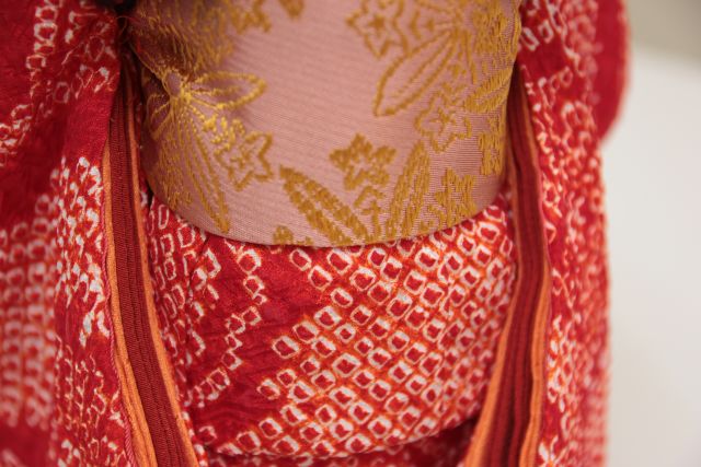 しぼりの着物の市松人形です。伝統工芸士の作品です。 | 岡崎市｜味岡