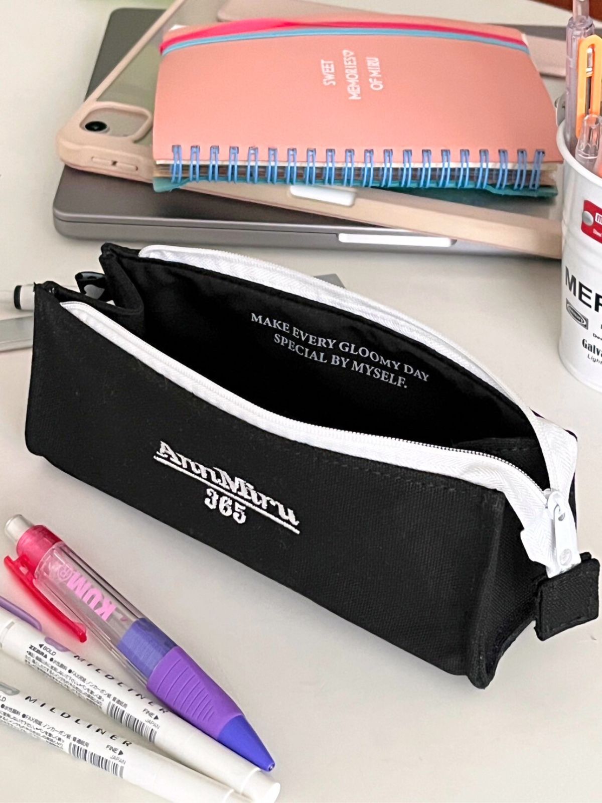 AnnMiru アンミル ミルと365日 ペンケース チャーム付き アンミル