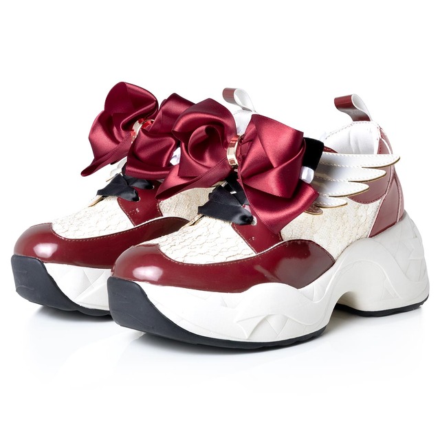 CCさくら」さくらの制服やコスチュームがキュートなドレススニーカーに