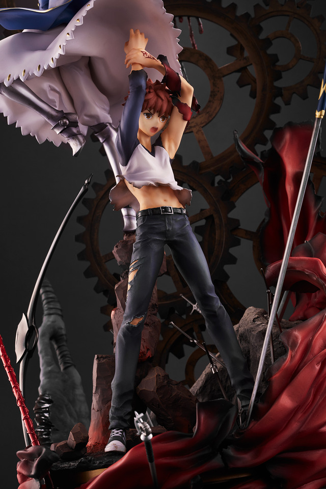 Fate/stay night」15周年フィギュアが圧倒的存在感！ 武内崇監修で