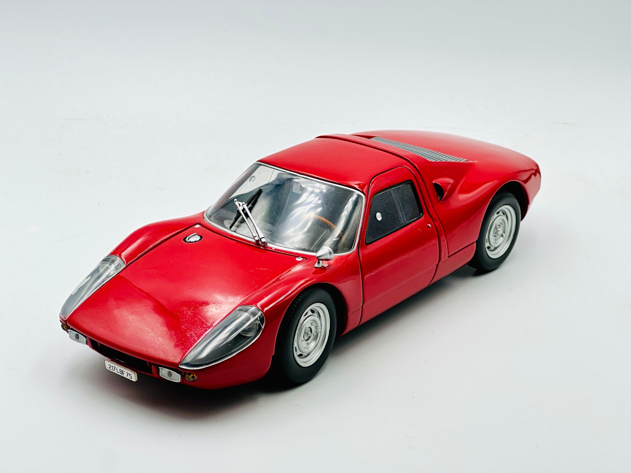 1:18 Porsche 904 Carrera GTS 1964 -- Red -- Minichamps
