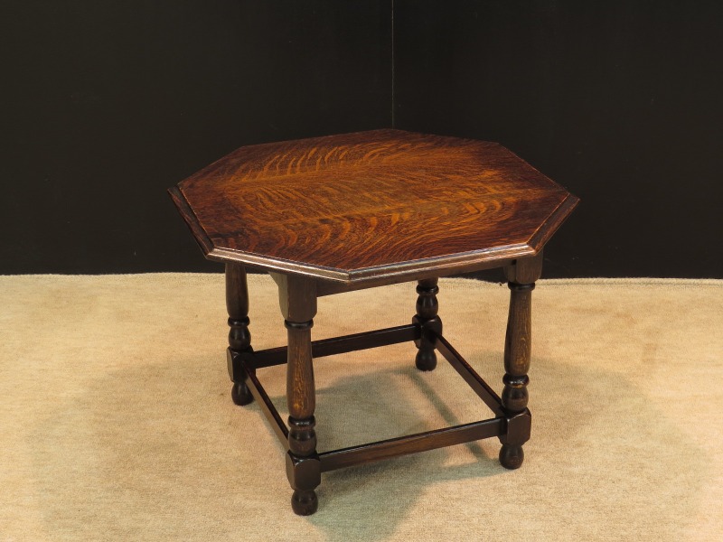 83038☆イギリス アンティーク サイドテーブル 木彫刻 ローテーブル