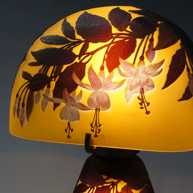 エミールガレ 二灯ランプ 山景紋 カメオ彫り 被せガラス 高さ24cm