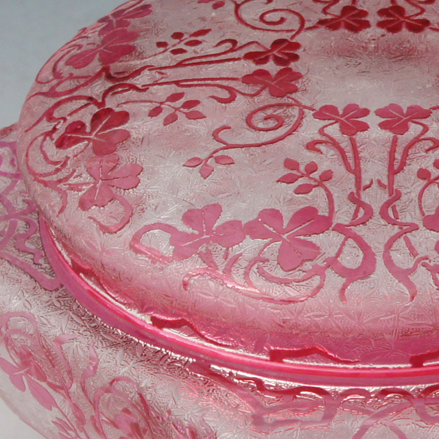 オールドバカラ「クローバー文蓋物」《アンティックかとう》