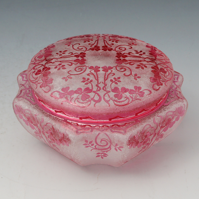 オールドバカラ「クローバー文蓋物」《アンティックかとう》