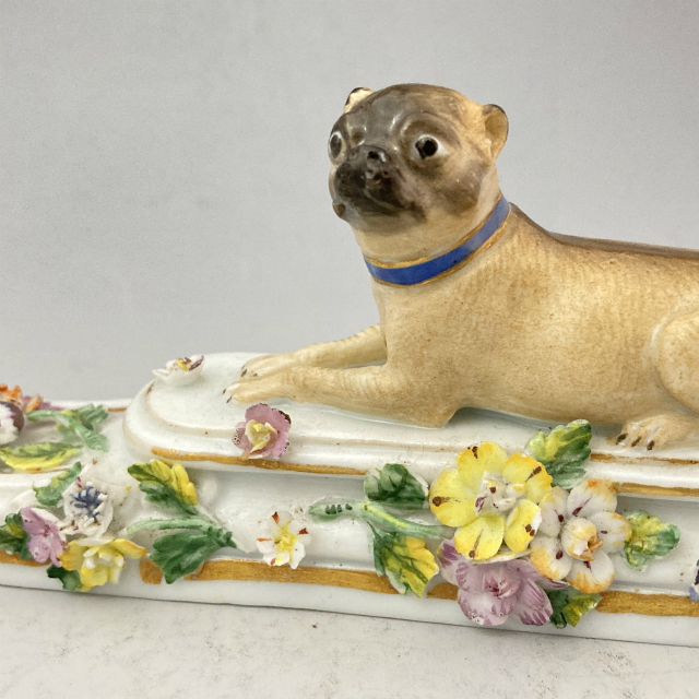 マイセン「ペーパーウェイト「パグ」」《アンティックかとう》