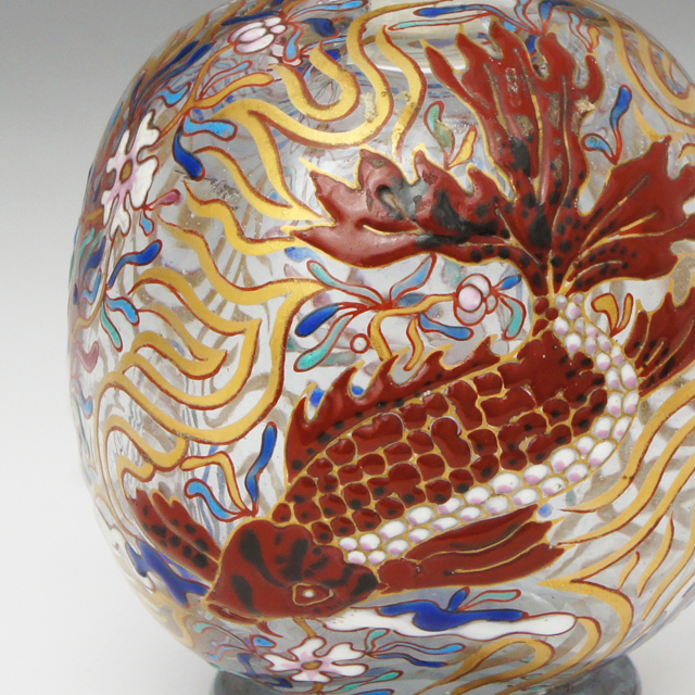 エミール・ガレ「鯉に小花文香水瓶」《アンティックかとう》