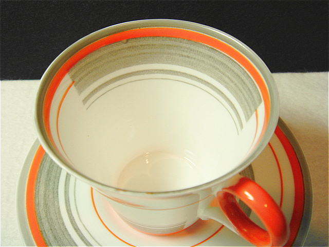 逸品 シェリー カッブ＆ソーサー アールデコ 銀彩幾何学模様