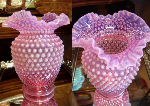 値下げしました！フェントン ドット クランベリーフリルガラス花瓶