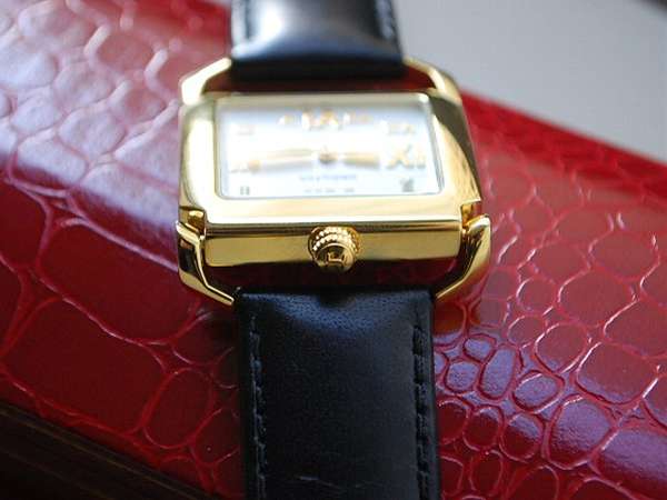 ハミルトン 絶版入手困難 ドライバーズウオッチ コントアー クオーツ