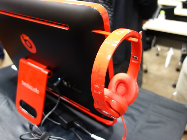 ASCII.jp：ウーファー×4搭載、圧倒的な低音を楽しむ一体型PC「HP ENVY