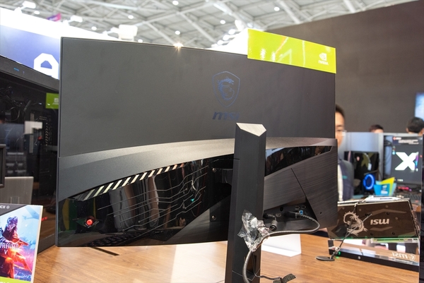 ASCII.jp：MSI、コンシューマー機ゲーマー向けの湾曲4K液晶「Optix