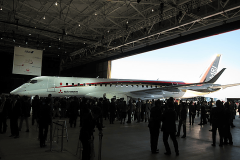 MRJロールアウト式典記念ブック、他 三菱航空機MRJ - イカロス出版