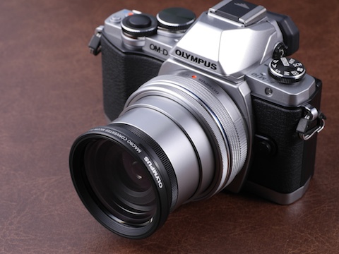 特別企画：旅×カメラ：OLYMPUS OM-D E-M10 - デジカメ Watch Watch