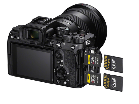 ソニー、有効1,210万画素の「α7S III」を10月発売。約45万円