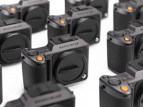 ハッセルブラッドの中判ミラーレスカメラ「X1D II 50C」が発売に