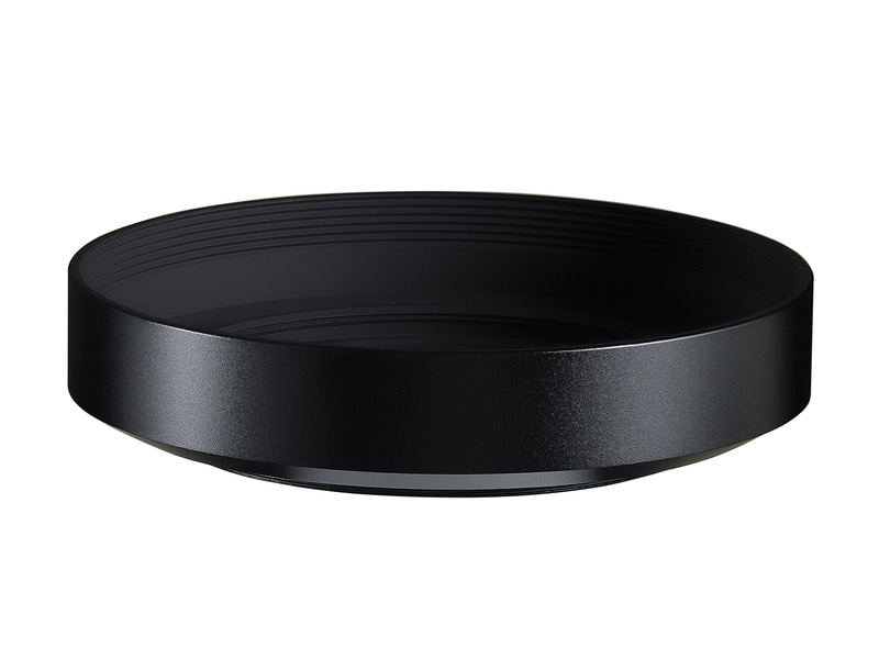 フォクトレンダーからソニーE用の広角大口径レンズ「NOKTON 28mm F1.5