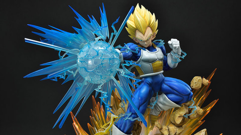 LED内蔵の超豪華仕様で“ビッグバンアタック”を再現したスタチュー