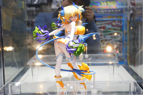 特別企画】見ているだけで気分が盛り上がる！「BOMBERGIRL パイン