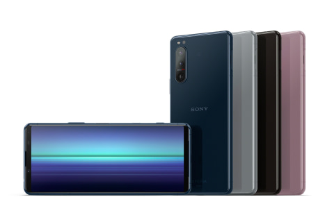 au、Xperia 5 IIを発売――5G対応、ZEISS製3眼レンズを搭載 - ケータイ Watch