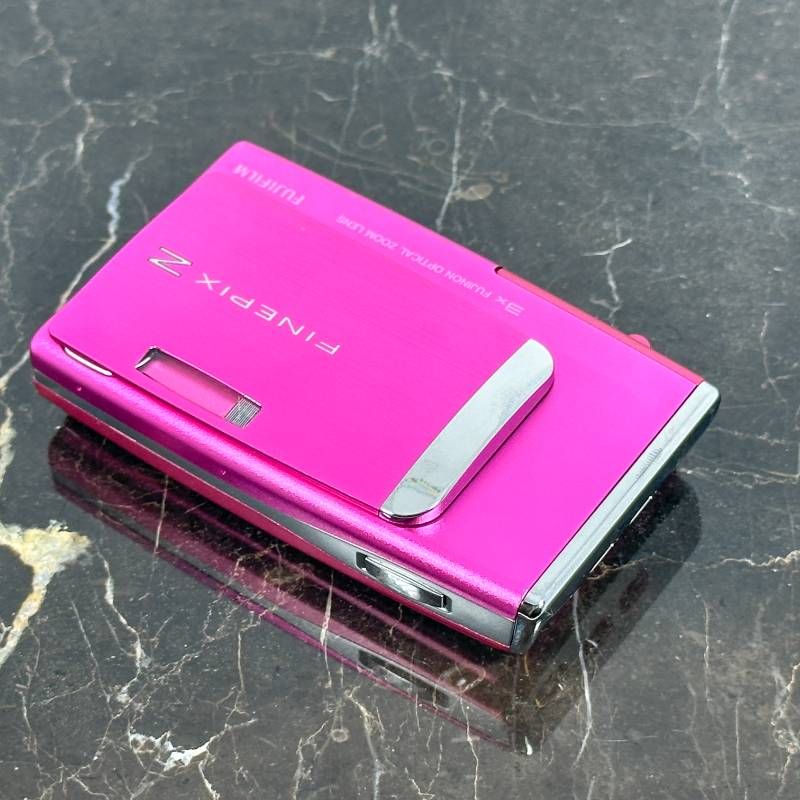 美品】FUJIFILM FinePix Z10fd ピンク 724万画素 人気 光学3倍ズーム