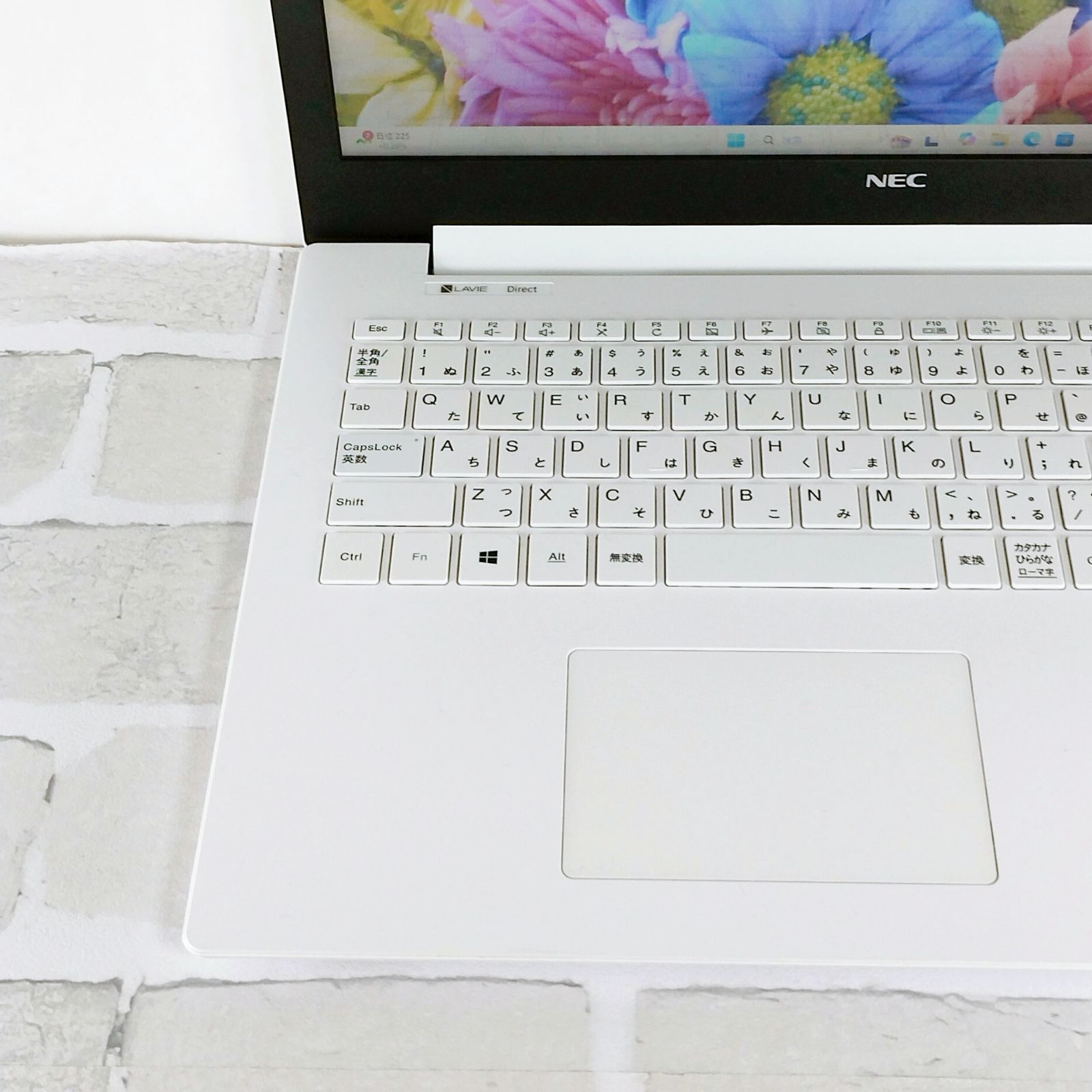 初期設定済みでたっぷり1000GB☆カメラ付きNECホワイトノートパソコン