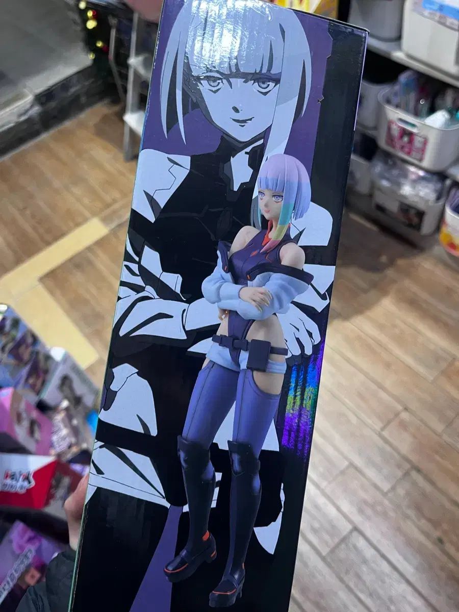 サイバーパンク 公式 エッジランナー クージー ラストワン LUCY