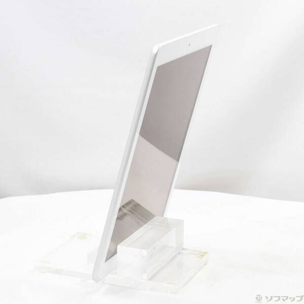 小売業者 〔品〕 iPad 第6世代 32GB シルバー MR7G2J／A Wi-Fi【368