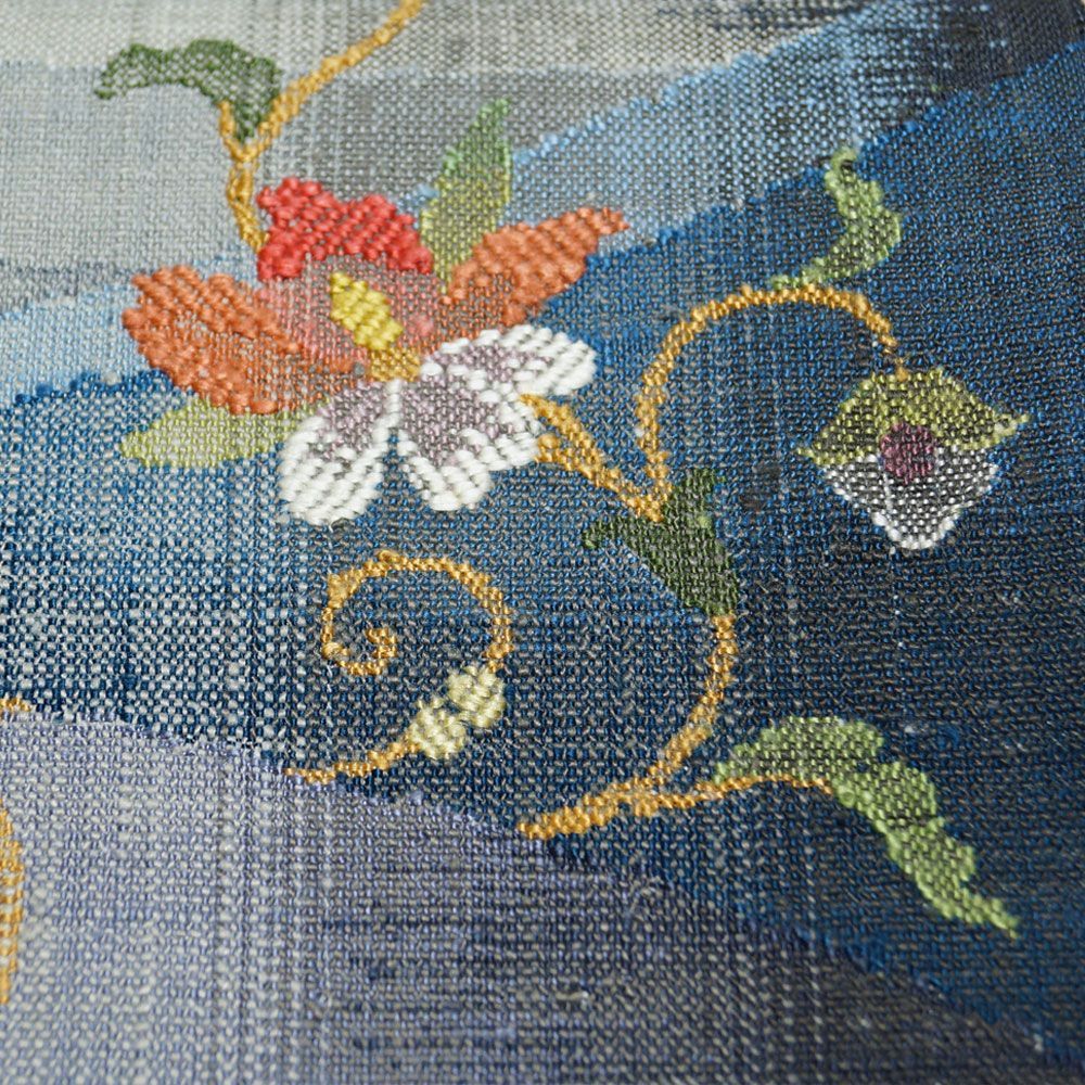 八寸名古屋帯 ラインぼかしに唐花模様 乳白色系 名古屋帯 紬地