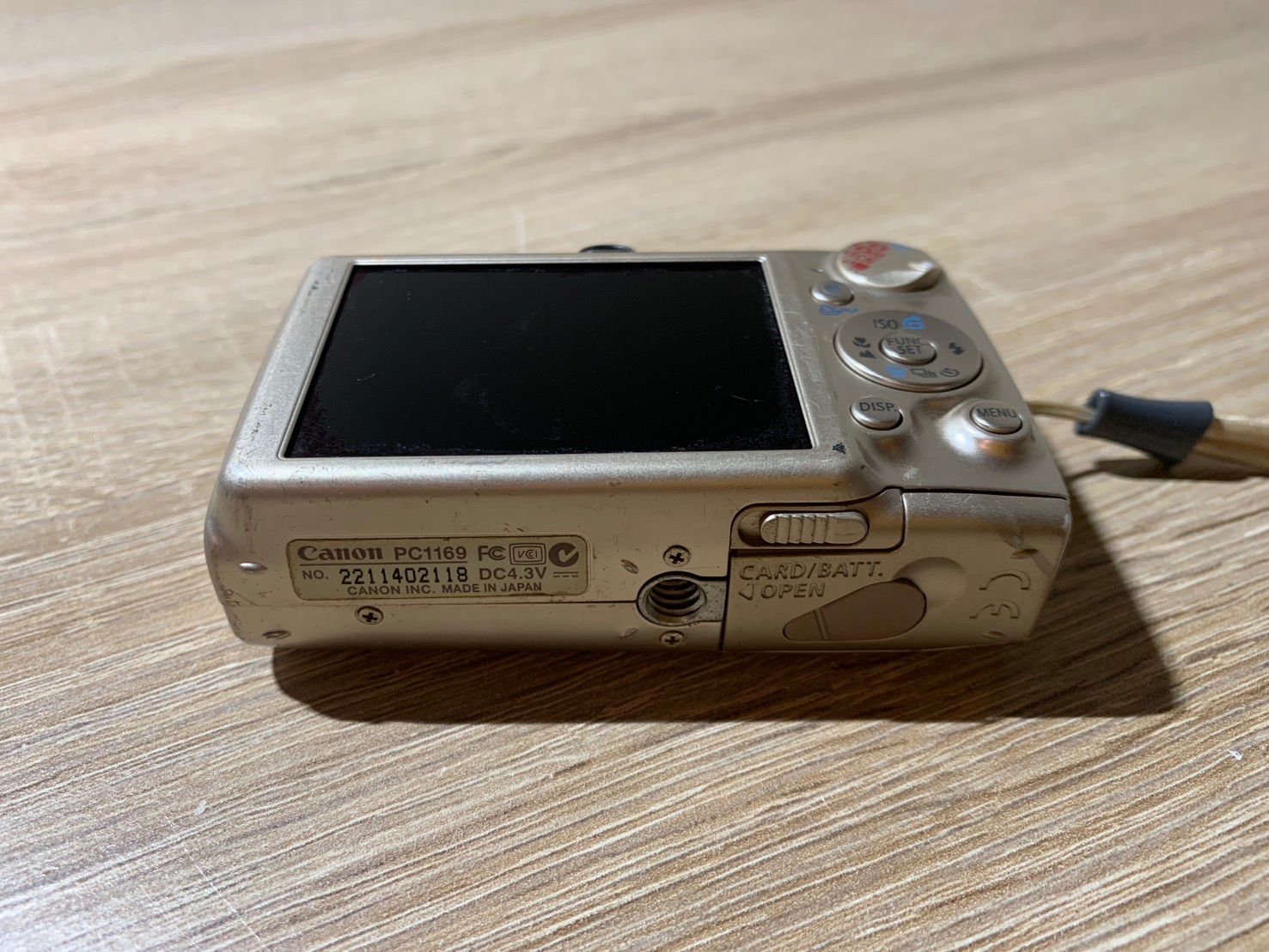 7996 Canon IXY DIGITAL 700 サテンベージュ デジカメ ジャンク品