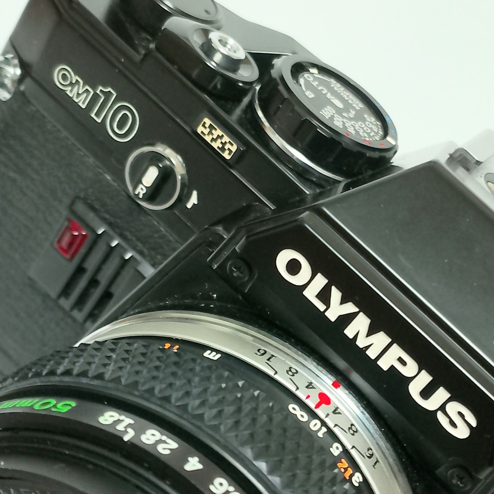 OLYMPUS OM-10 フィルム一眼レフカメラ + ZUIKO レンズ付き - メルカリ