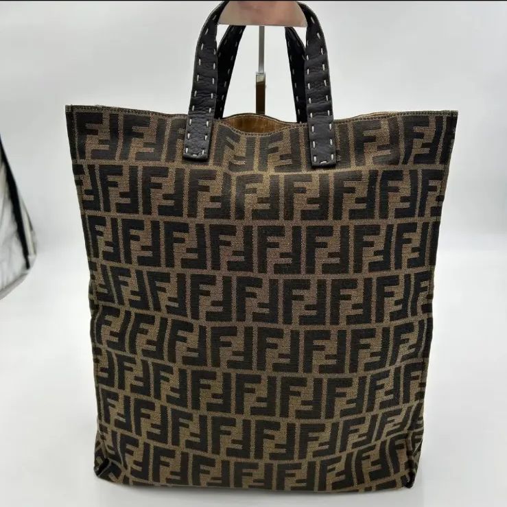 FENDI フェンディ セレリア ハンドバッグ トートバッグ ズッカ柄