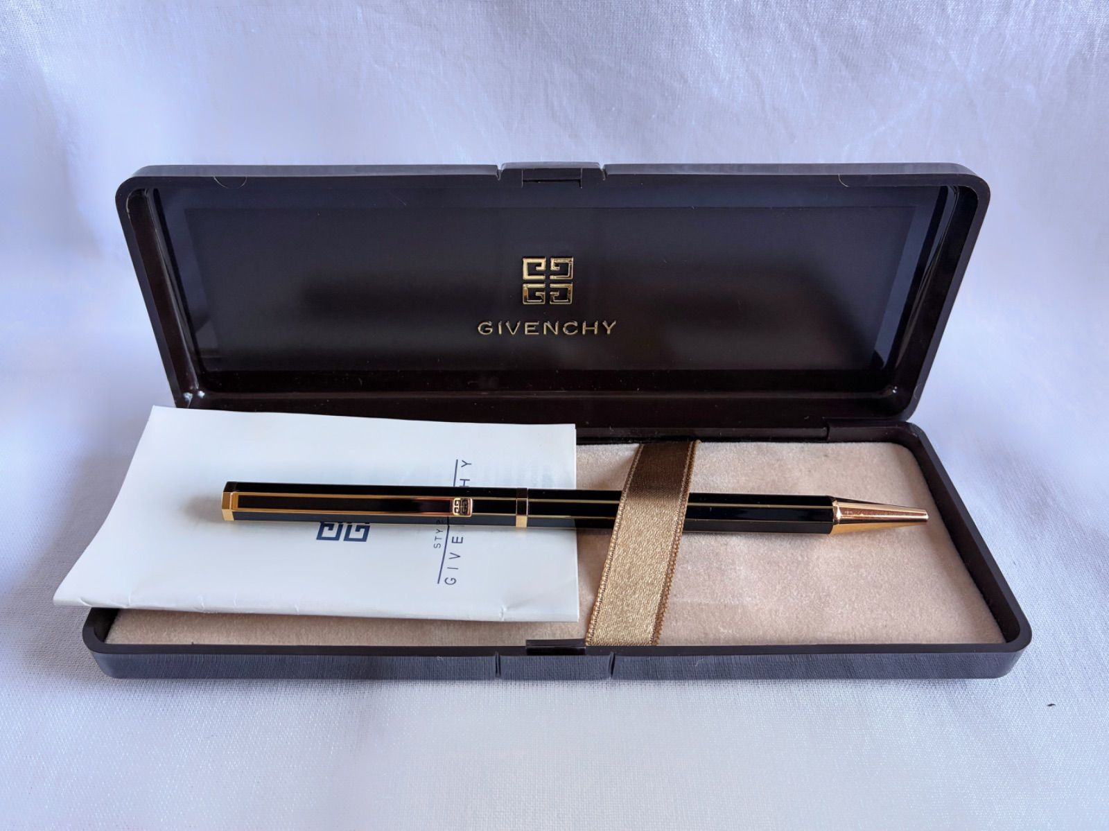 GIVENCHY ボールペン【インク取り替え必要】 - メルカリ