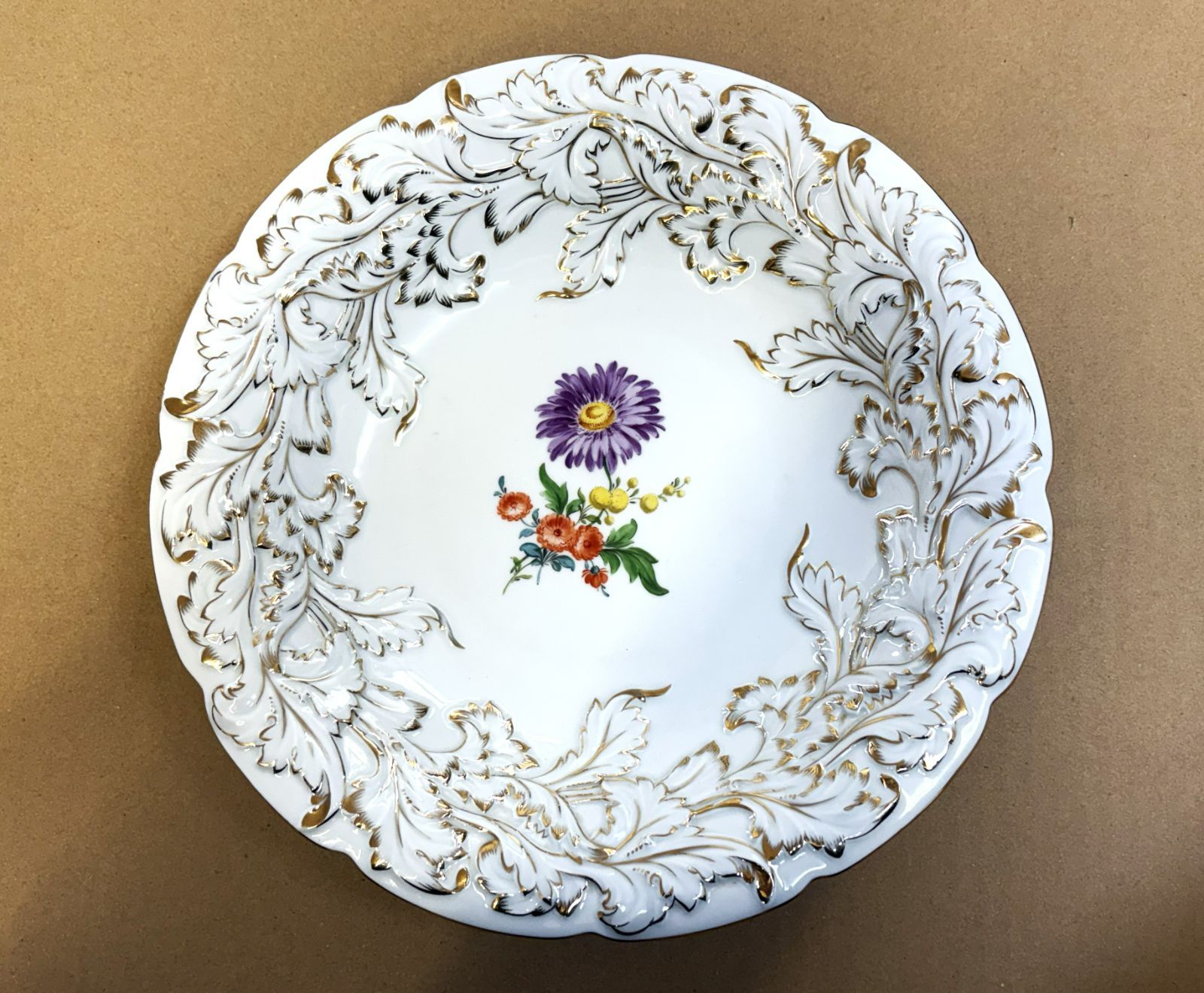 Meissen ・マイセン】グランツゴールド レリーフ フラワーブーケ 5つ花