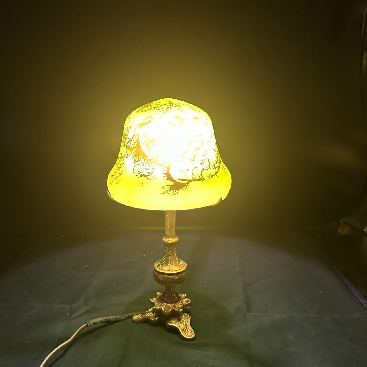 エミールガレ 真鍮台座 ランプ 1灯照明 カメオ彫り 被せガラス 高さ