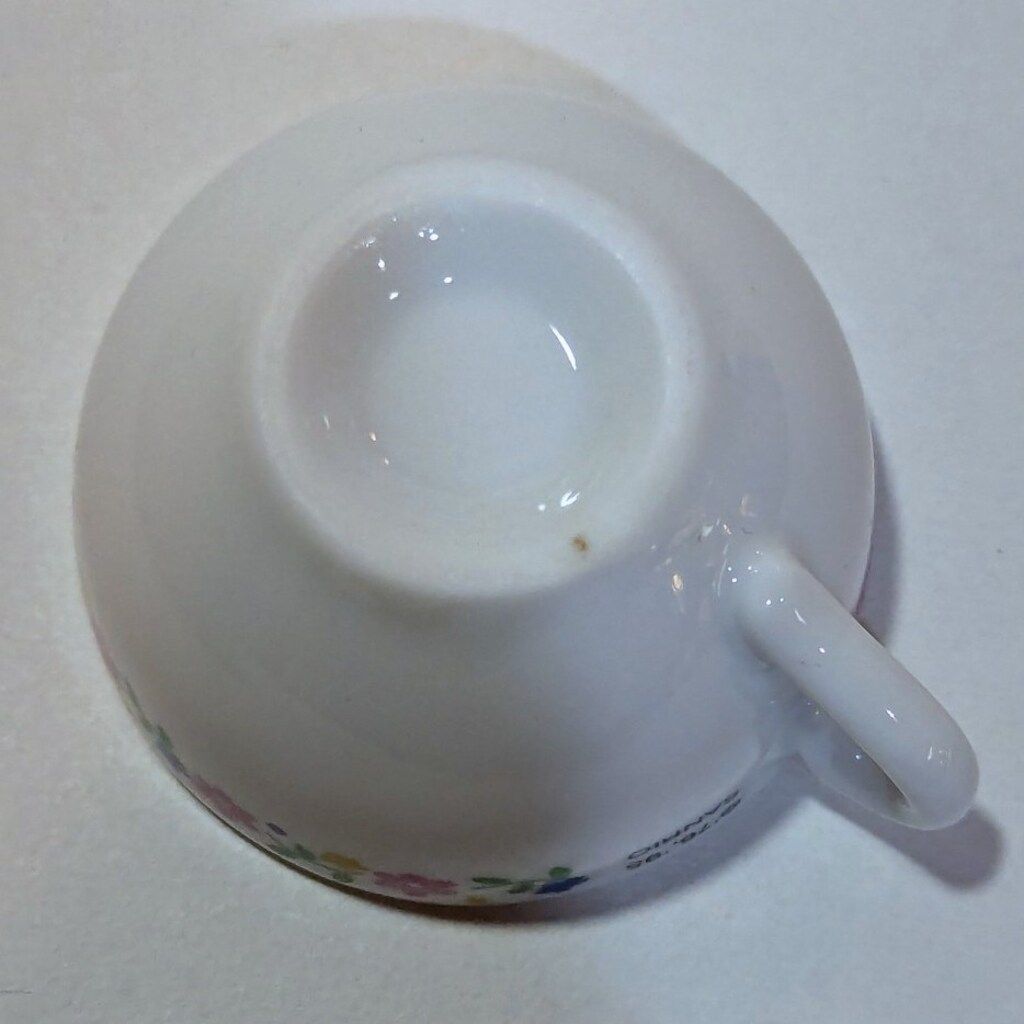 1995年】HELLO KITTY☆ミニチュア陶器 ティータイム6点 ☆中古品