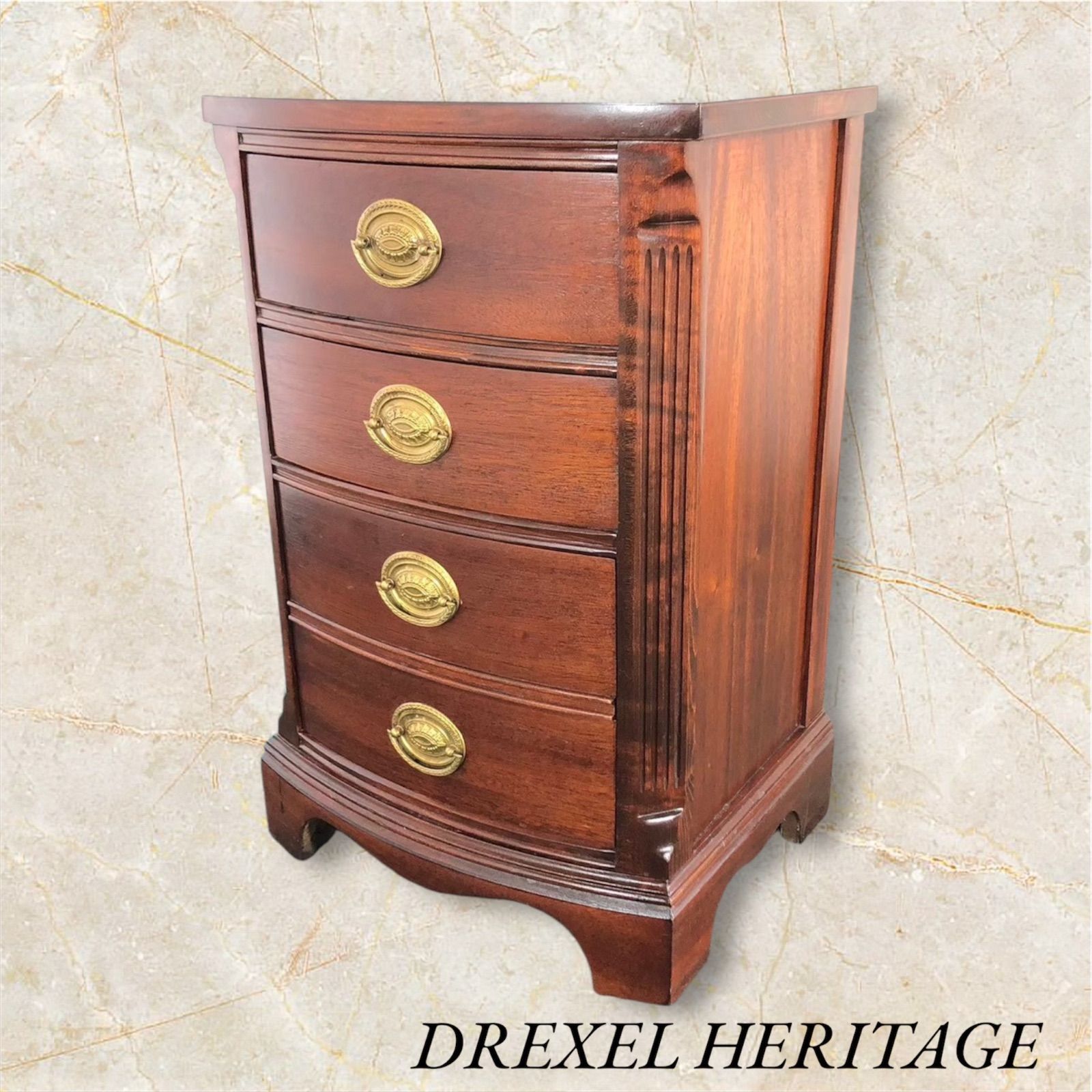 北欧 アメリカ製 ドレクセルヘリテイジサイ ドテーブルチェスト コンソール