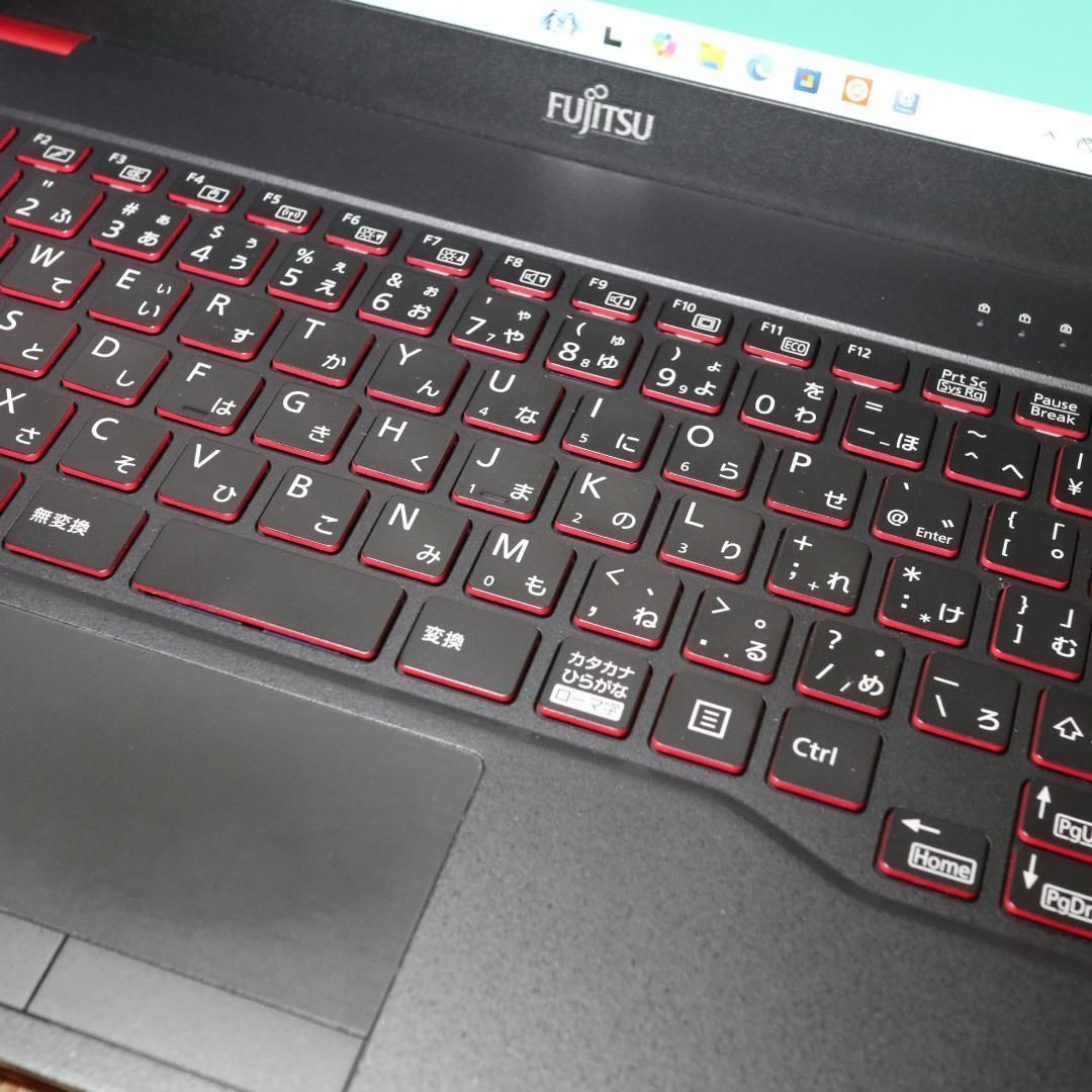 人気の赤Win11第8世代Corei7/SSD/メ12/無線/カメラ/TypeC