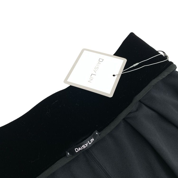 フォクシー2023年ベロアパンツ