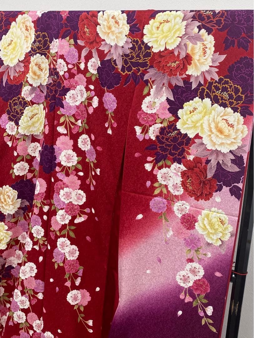 振袖 仮絵羽 京友禅 刺繍 金彩 紋意匠 牡丹 正絹 未仕立て品 八掛付き